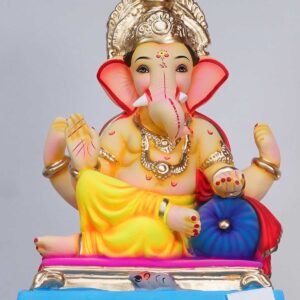 Ganpati idol sitting in Ardhpadmasan without Makhar