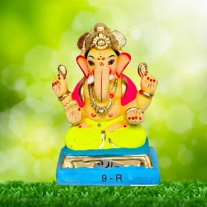 Ganpati idol sitting in Purna padmasan